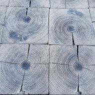 4. stoliki z plastra drewna